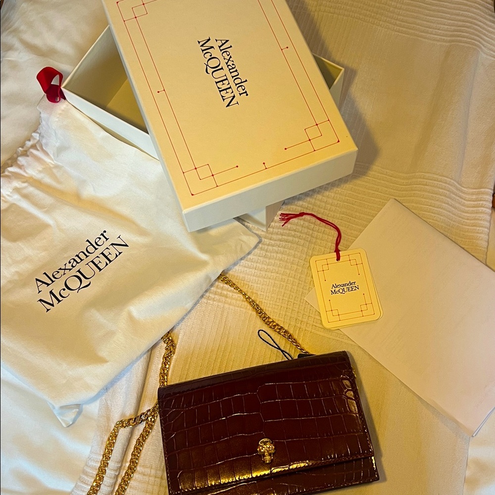 Alexander McQueen Dark Red Croc-Embossed Crossbody Bag (Never Worn) - Picture 7 of 7